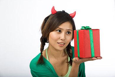 白金工作室发文回应 《猎天使魔女3》贝姐声优风波